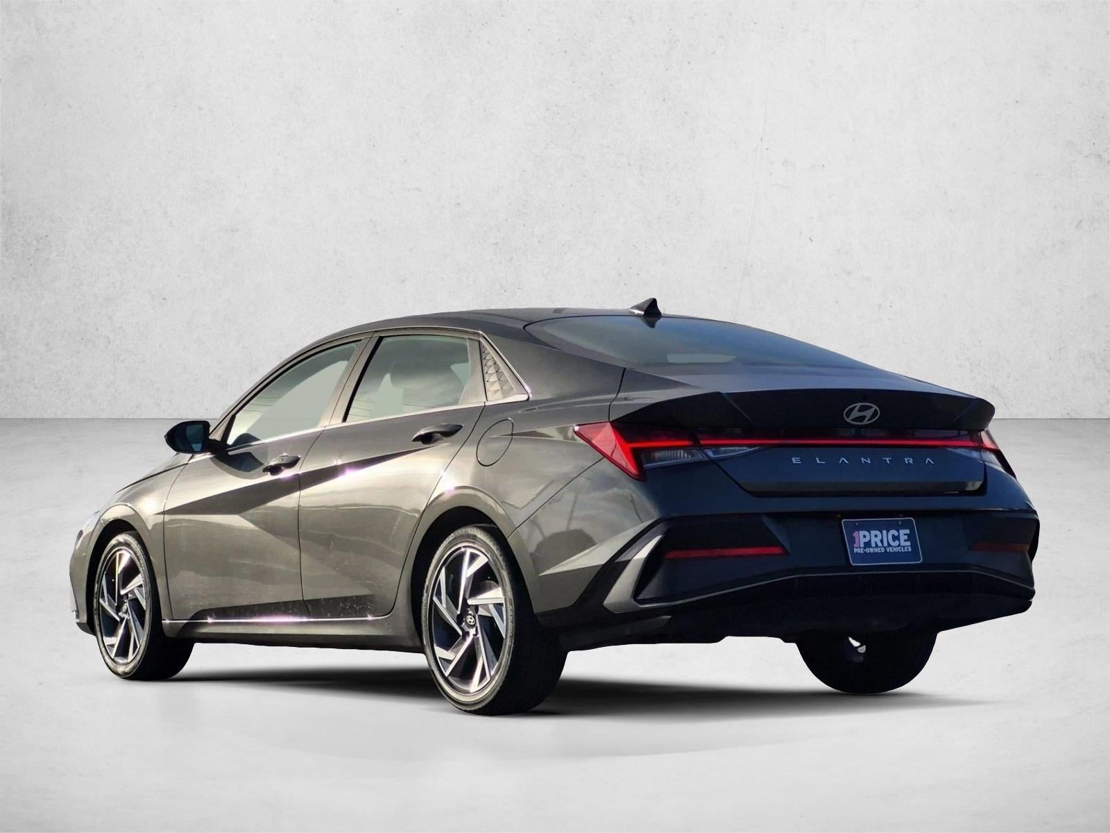 2025 Hyundai Elantra SEL Convenience IVT