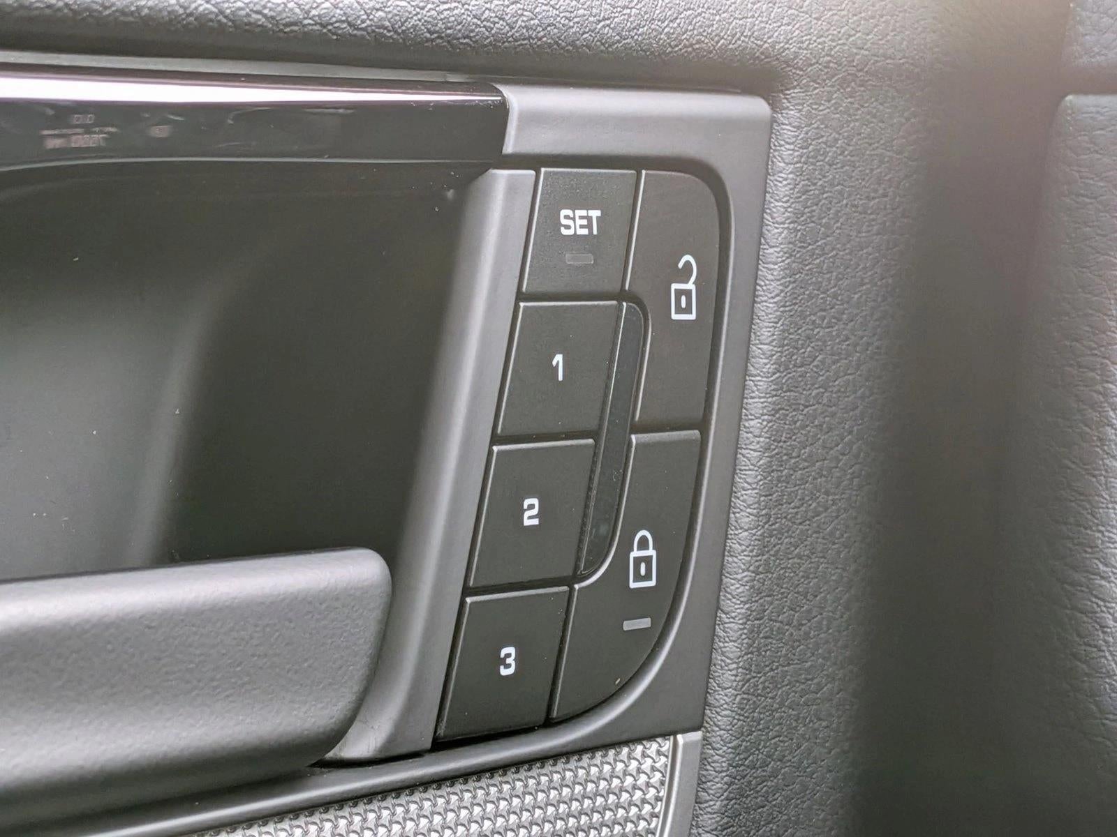 2025 Porsche Cayenne AWD