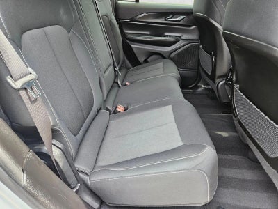 2024 Jeep Grand Cherokee Laredo 4x2