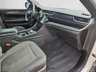2024 Jeep Grand Cherokee Laredo 4x2