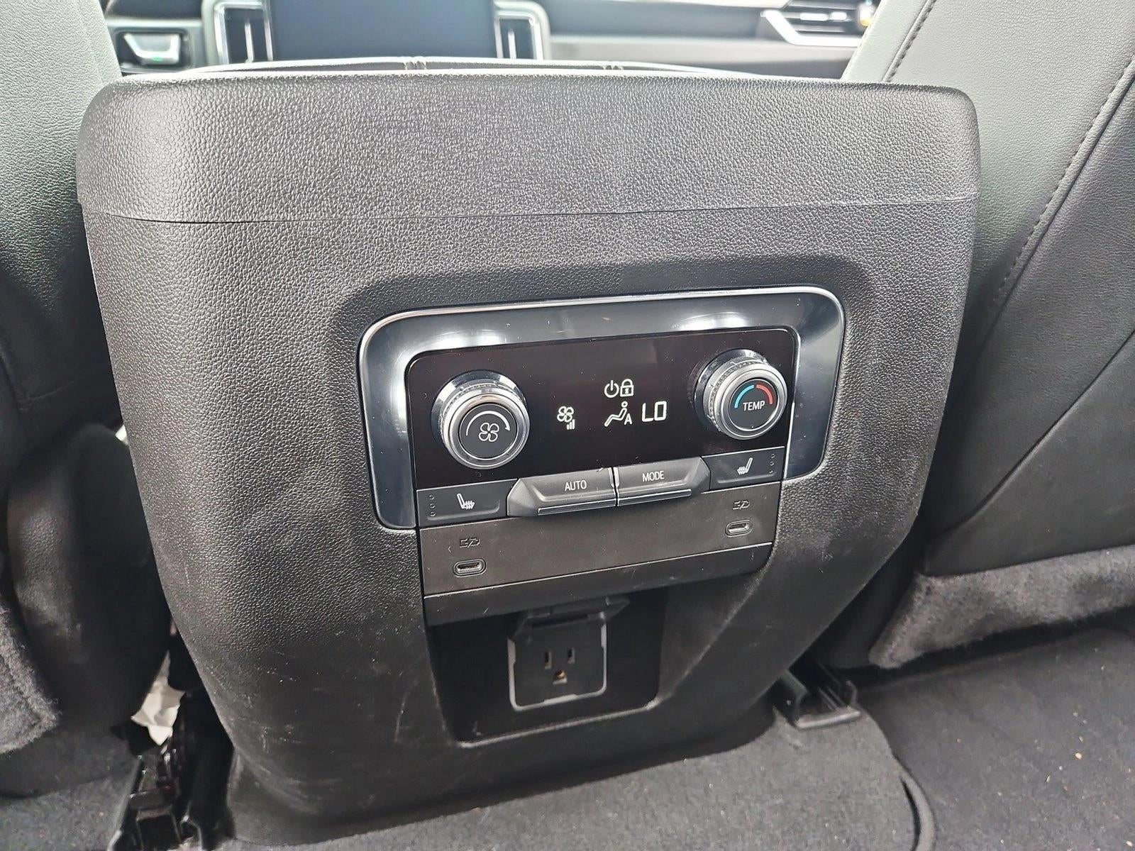 2025 GMC Yukon Elevation