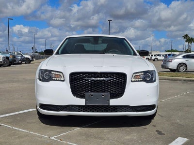 2023 Chrysler 300 Touring