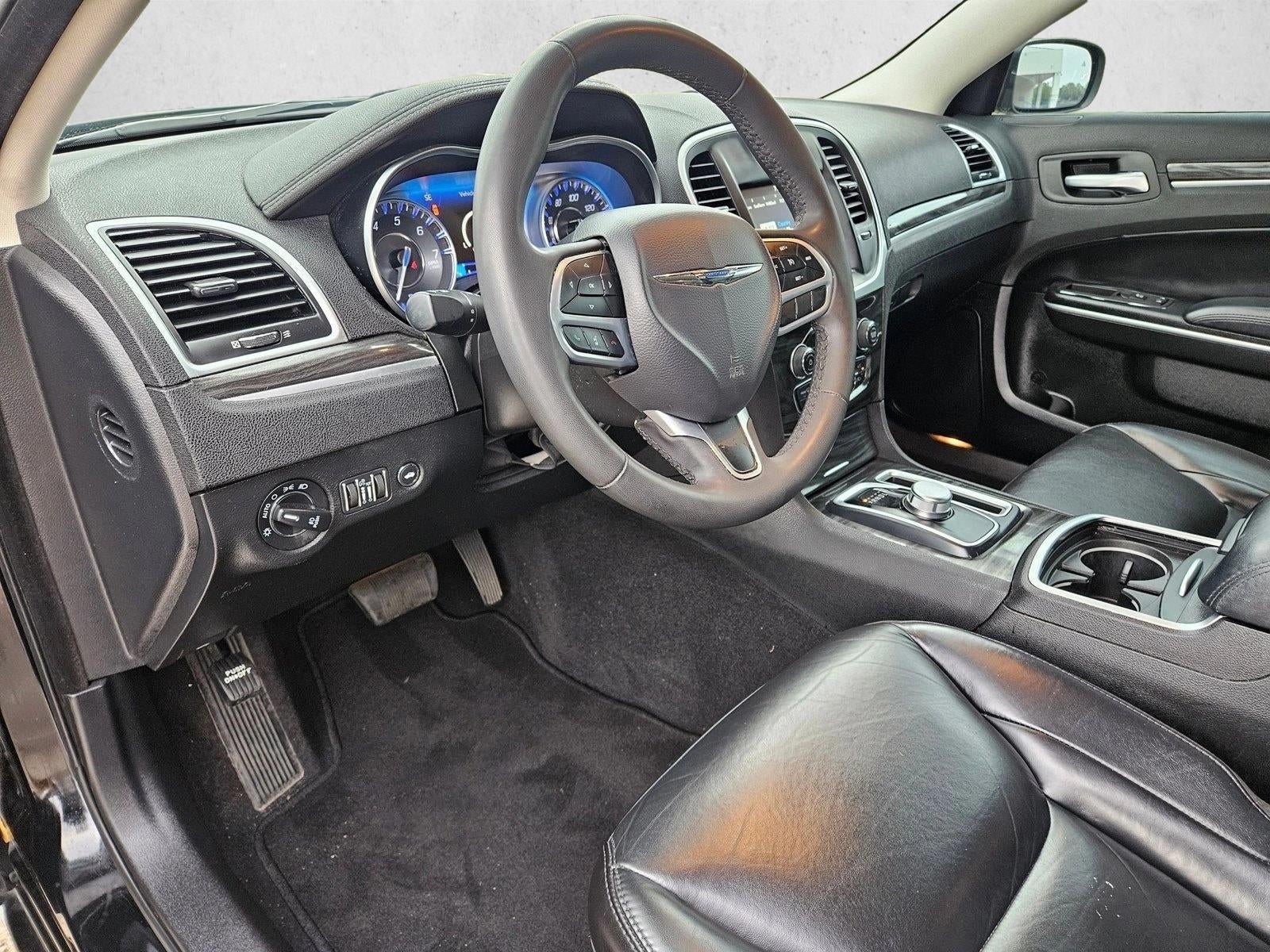 2022 Chrysler 300 Touring L