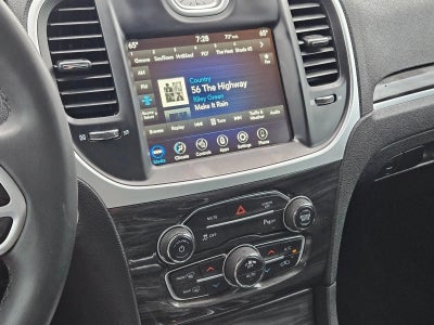 2022 Chrysler 300 Touring L