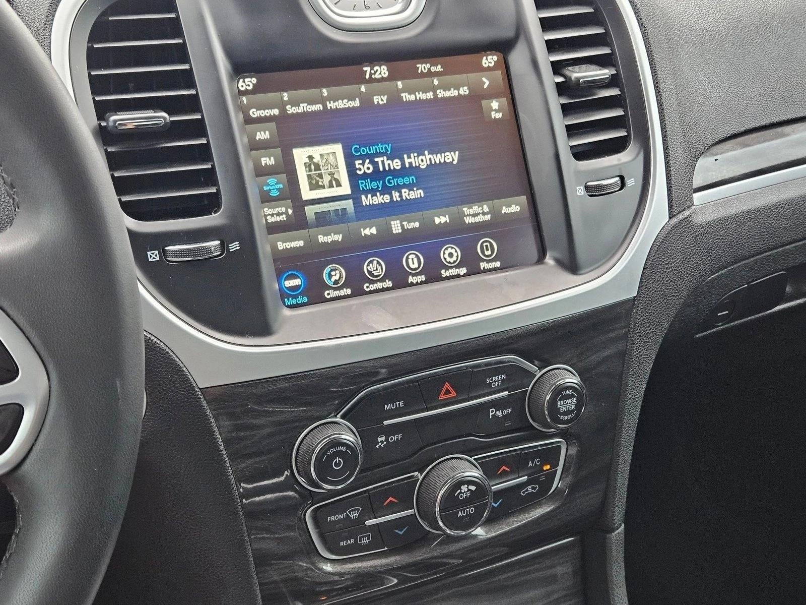 2022 Chrysler 300 Touring L