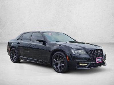 2022 Chrysler 300 Touring L