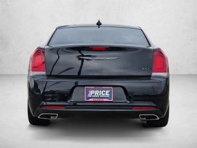 2022 Chrysler 300 Touring L