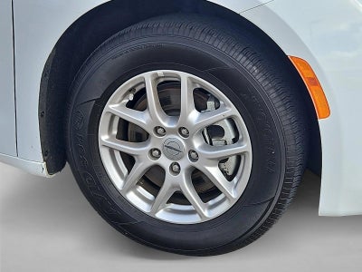 2024 Chrysler Voyager LX