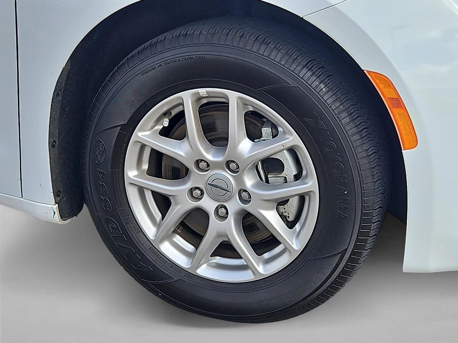 2024 Chrysler Voyager LX