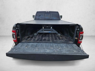 2020 RAM 3500 Laramie Crew Cab 4x4 8' Box