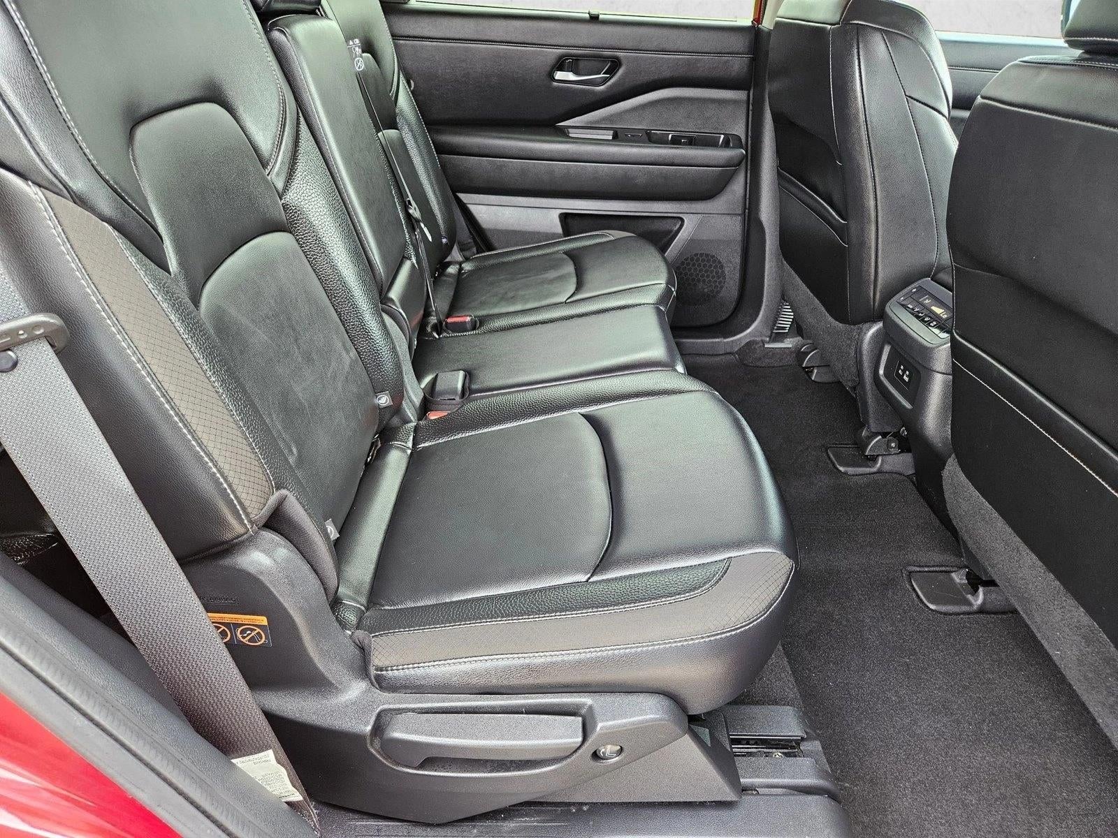 2022 Nissan Pathfinder SL 2WD