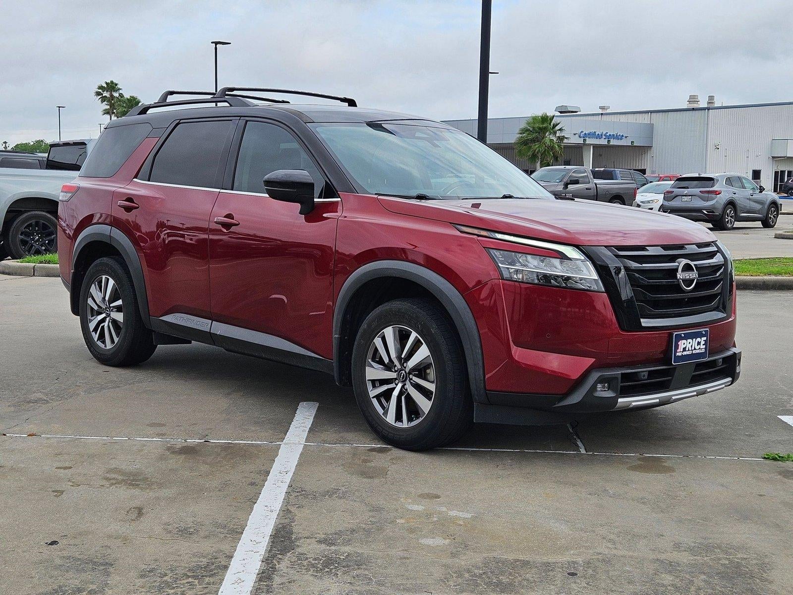 2022 Nissan Pathfinder SL