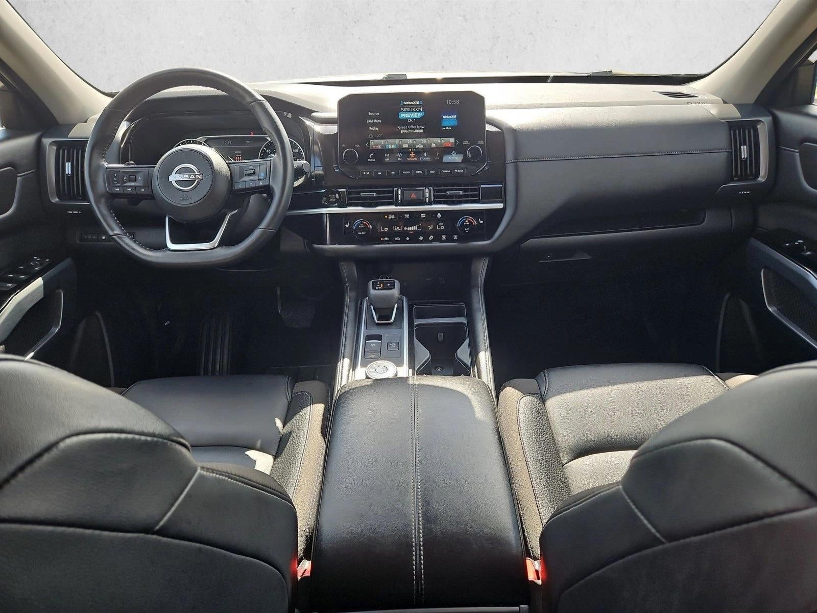 2025 Nissan Pathfinder SL