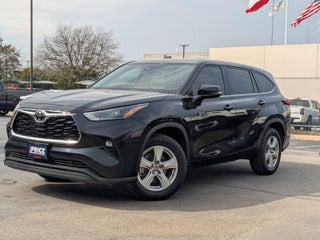 2022 Toyota Highlander LE