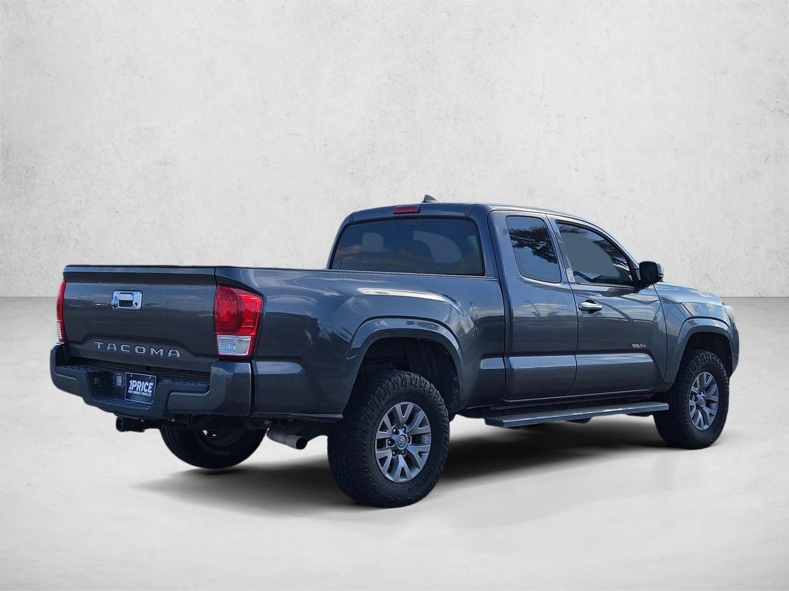 2017 Toyota Tacoma SR