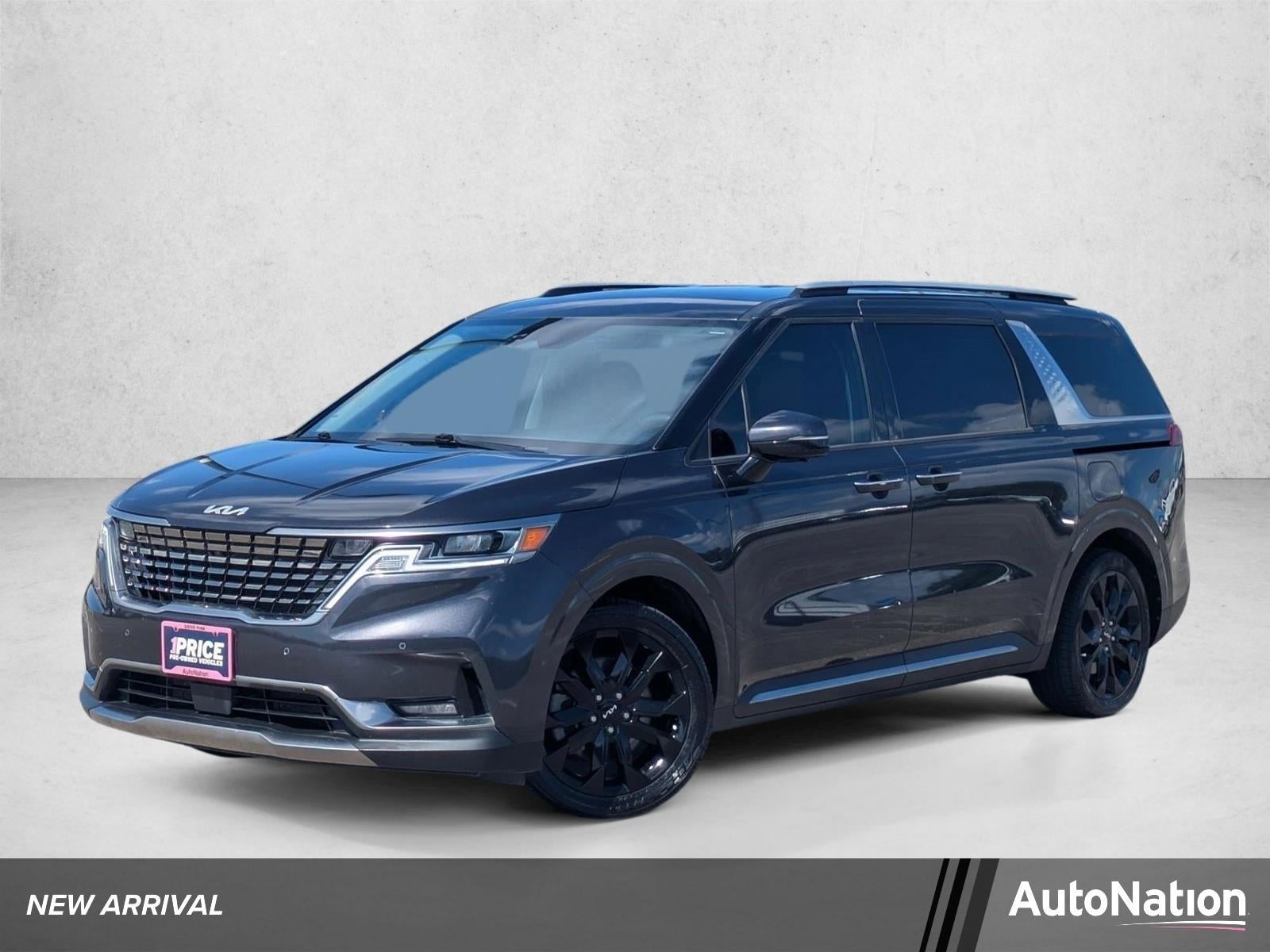 2024 Kia Sedona SX's photo