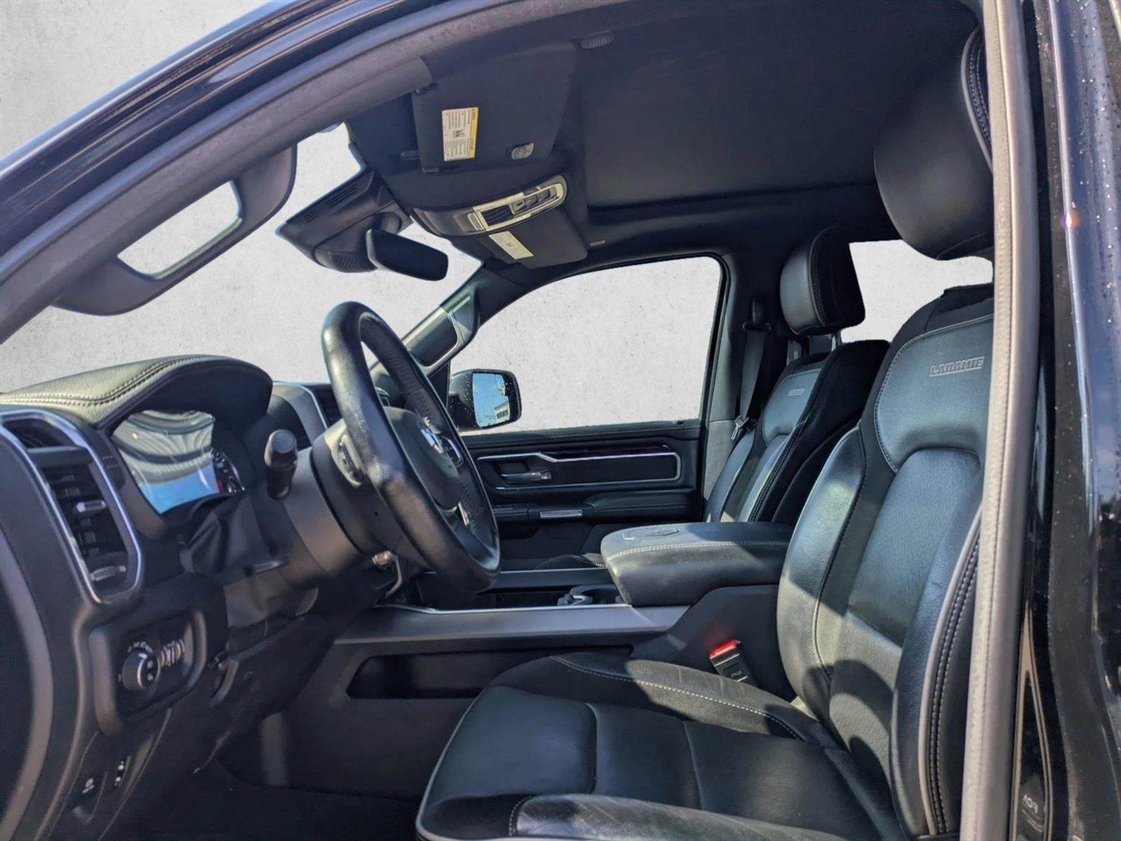 2022 RAM 1500 Laramie Crew Cab 4x2 5'7" Box