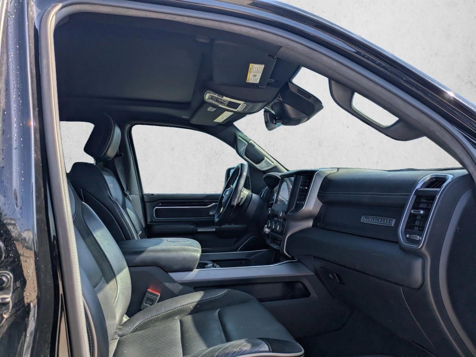 2022 RAM 1500 Laramie Crew Cab 4x2 5'7" Box