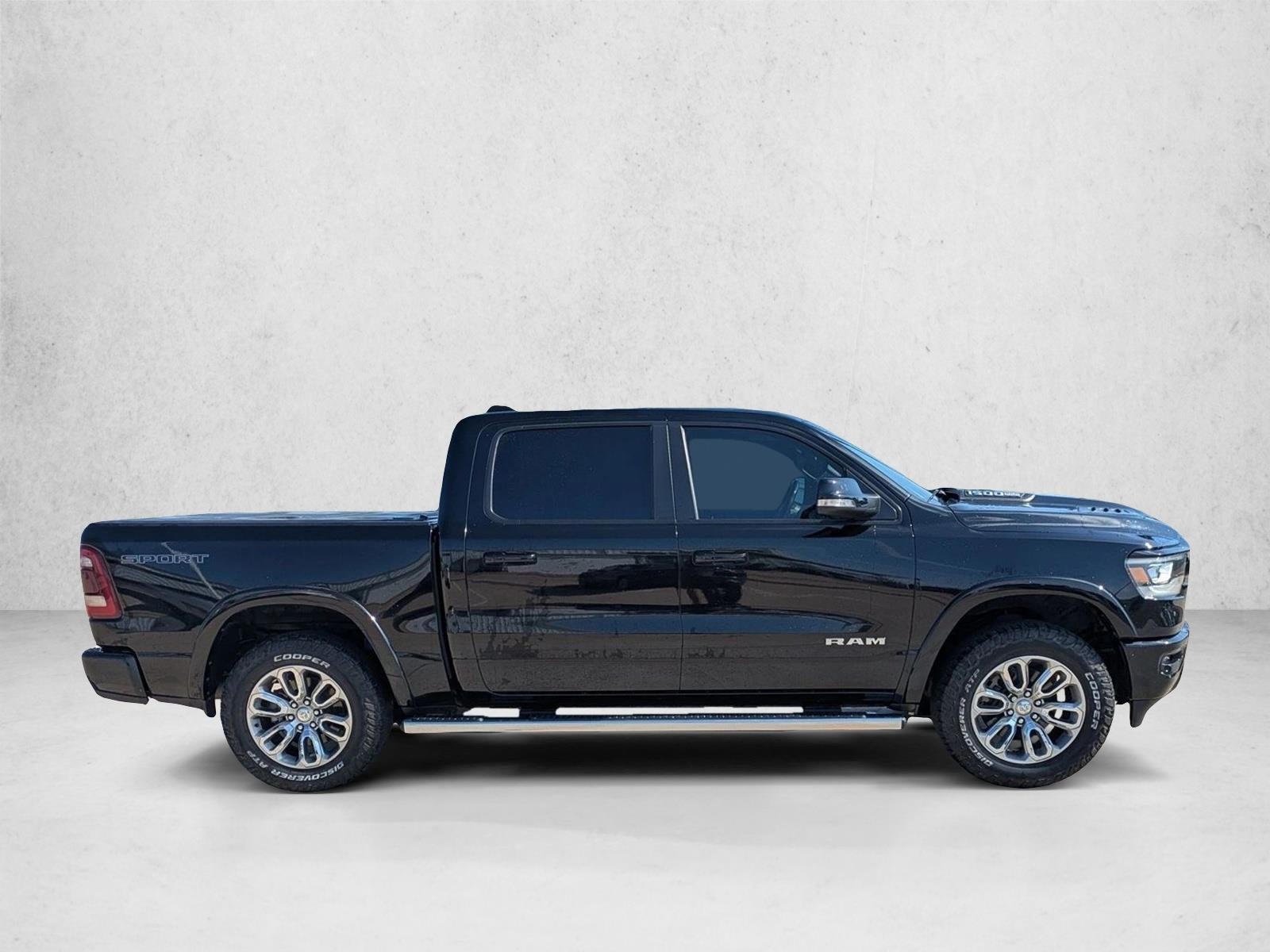 2022 RAM 1500 Laramie Crew Cab 4x2 5'7" Box