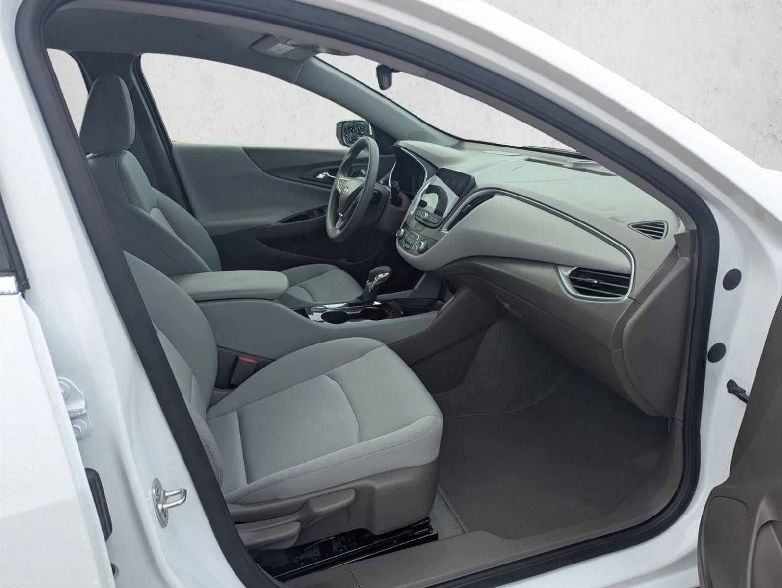 2025 Chevrolet Malibu LS