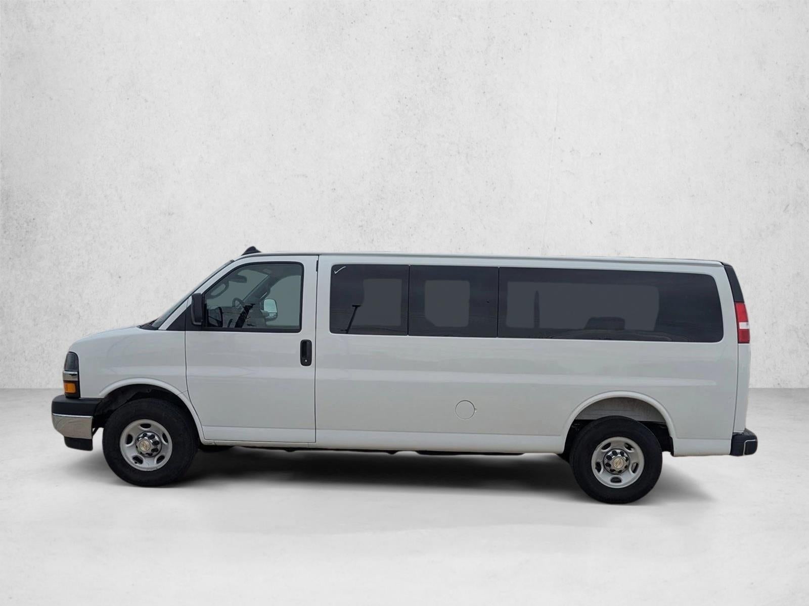 2025 Chevrolet Express Passenger 1LT