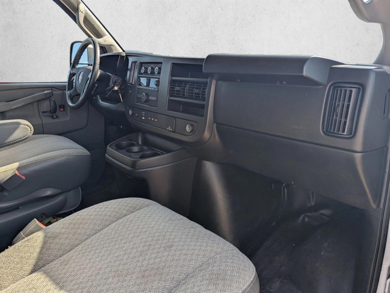 2023 GMC Savana Passenger 3500 LS