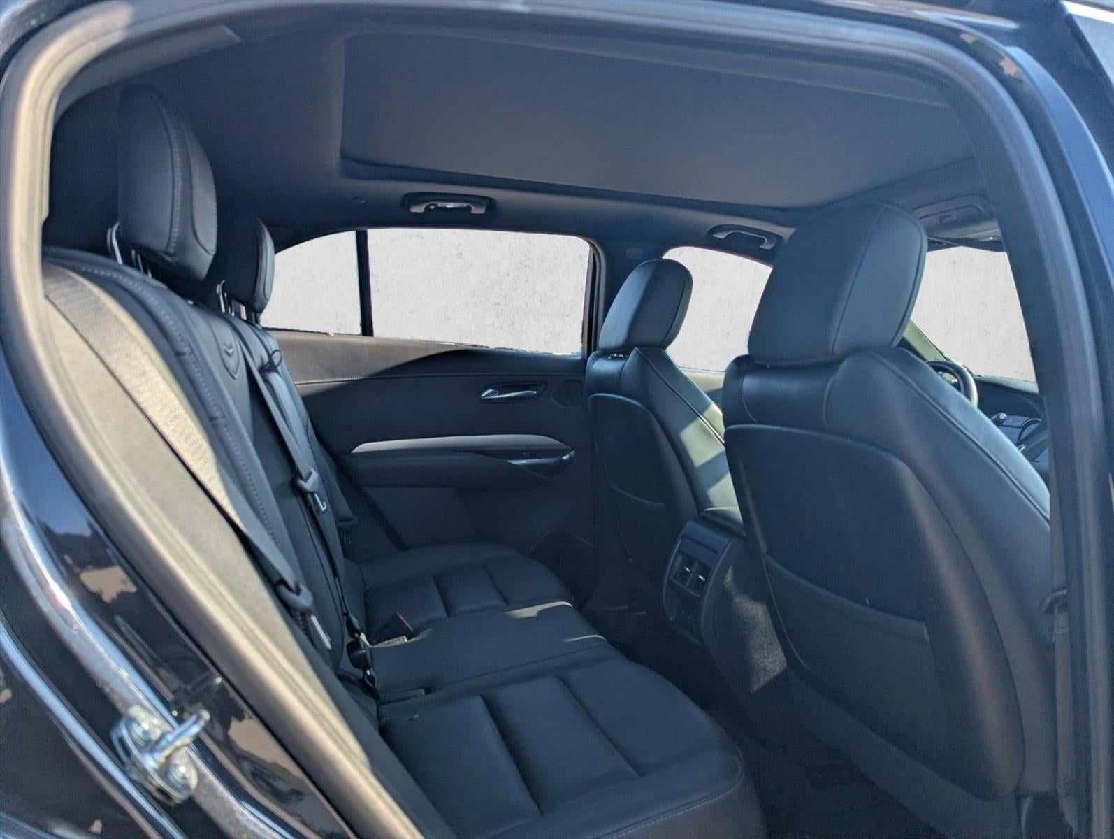 2022 Cadillac XT4 Premium Luxury