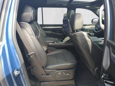 2025 Cadillac Escalade ESV Sport Platinum