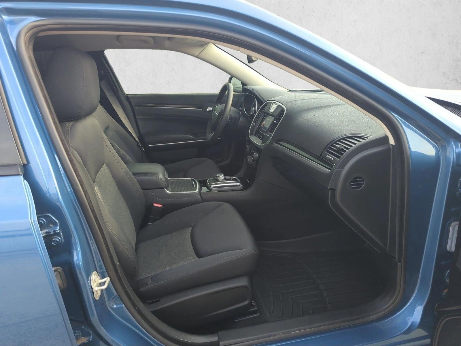 2023 Chrysler 300 Touring