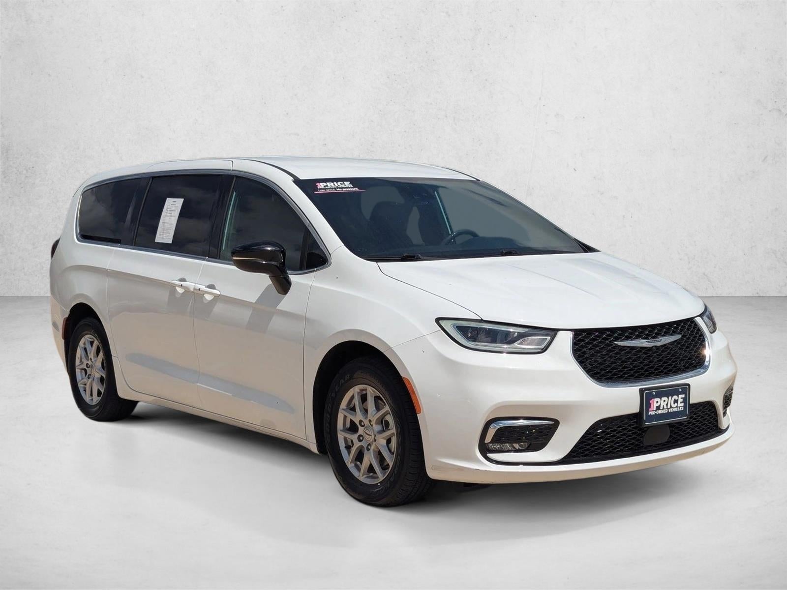 2025 Chrysler Pacifica Select