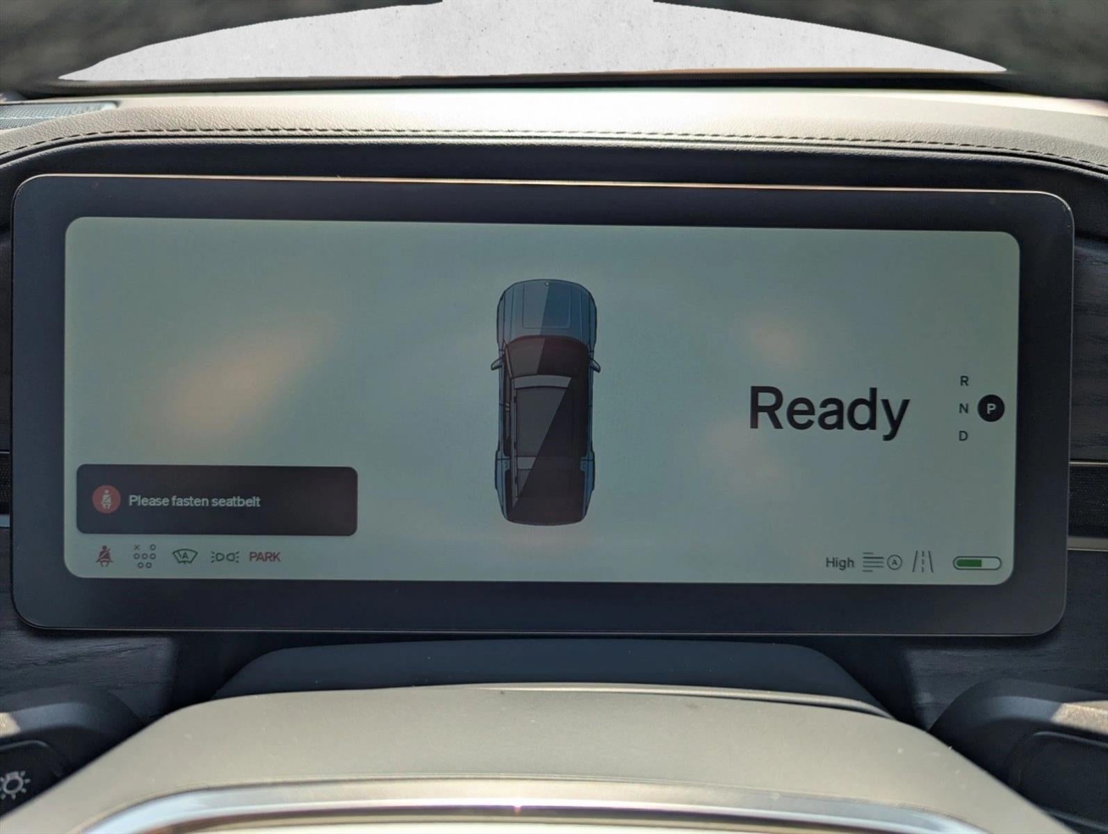 2025 RIVIAN R1S Adventure