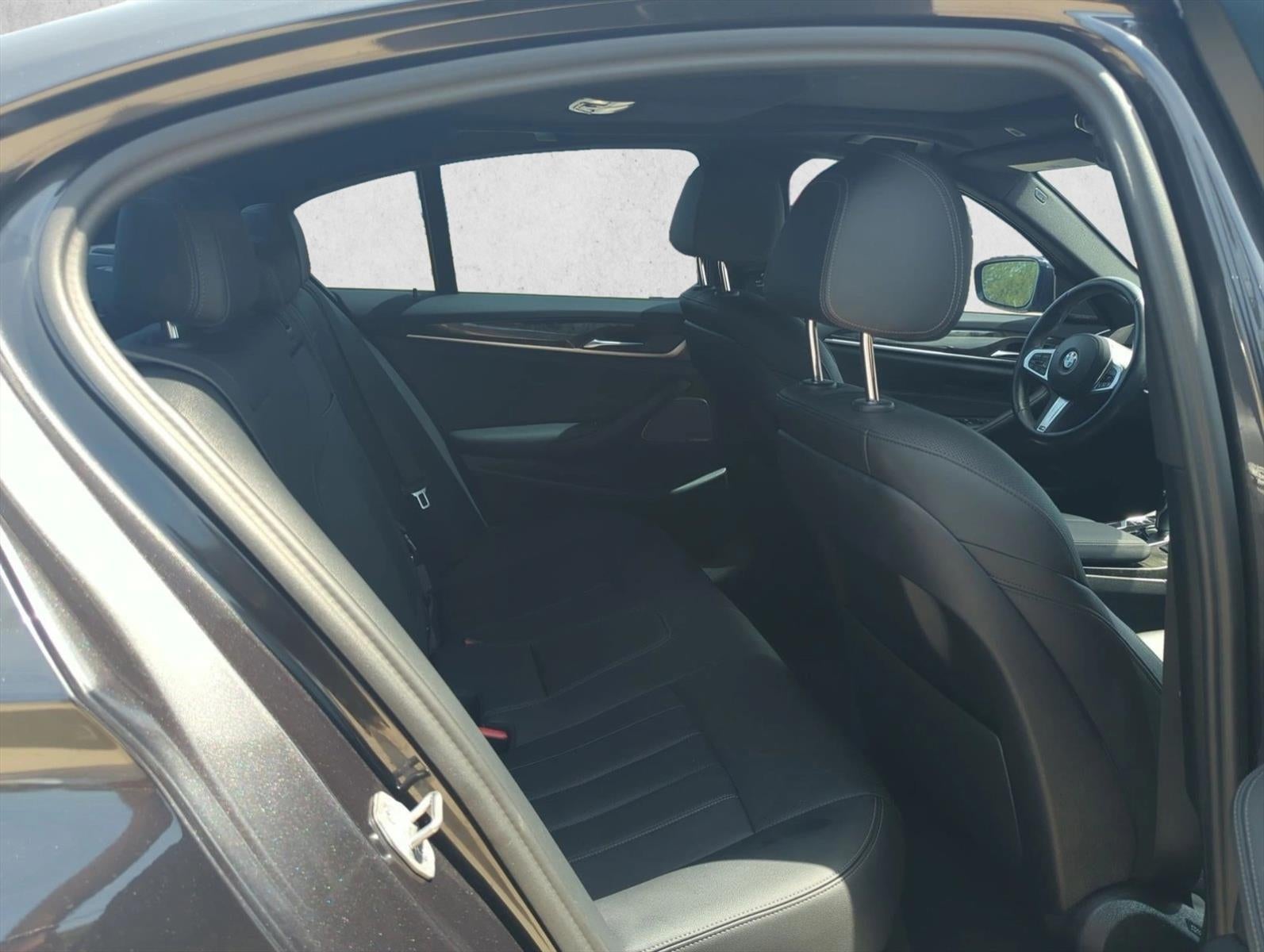 2023 BMW 530 i