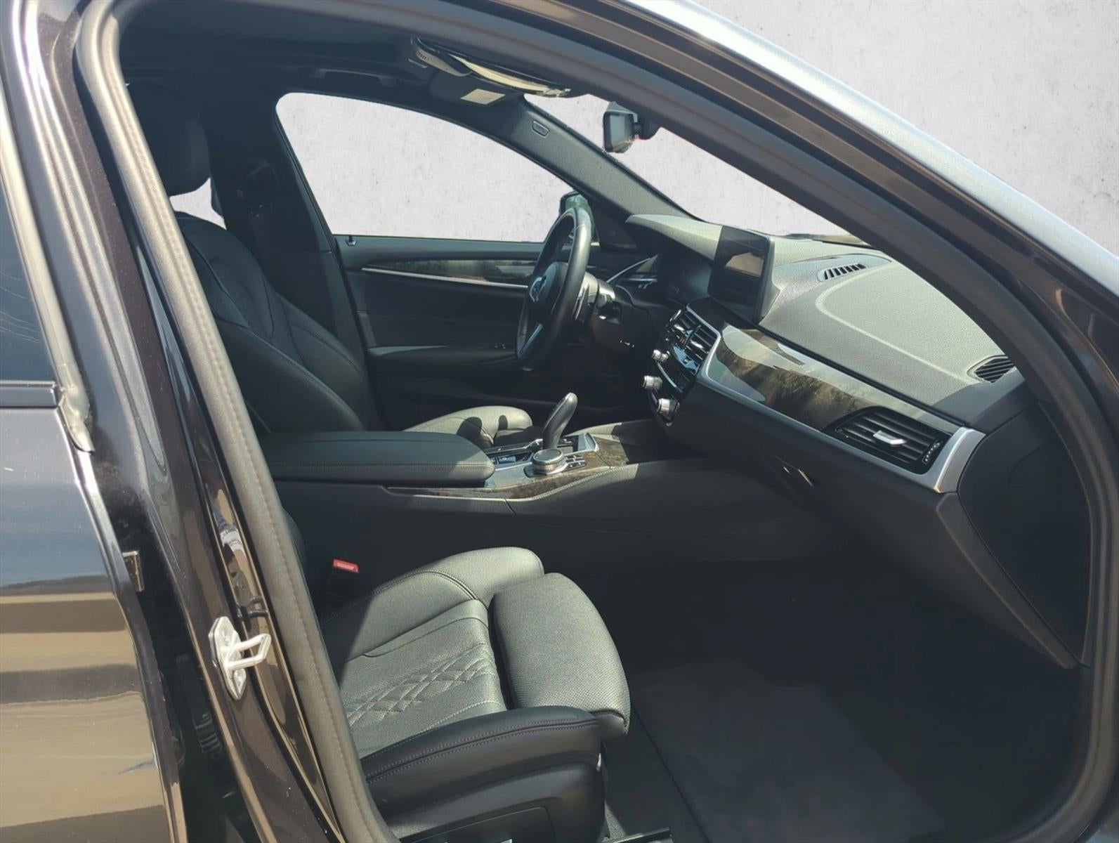 2023 BMW 530 i