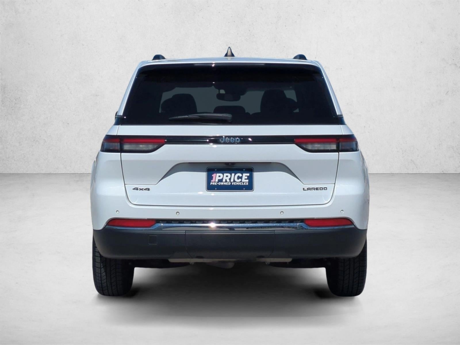 2022 Jeep Grand Cherokee Laredo 4x4