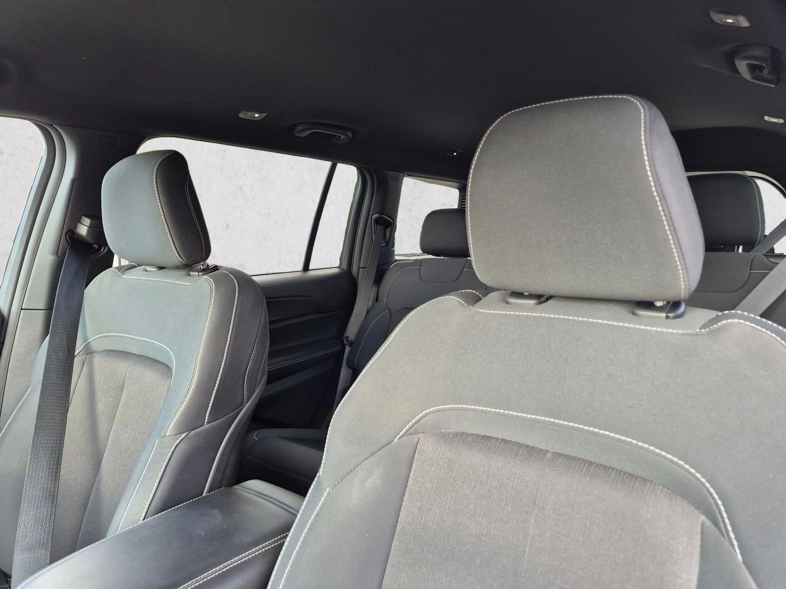 2024 Jeep Grand Cherokee L Laredo 4x4
