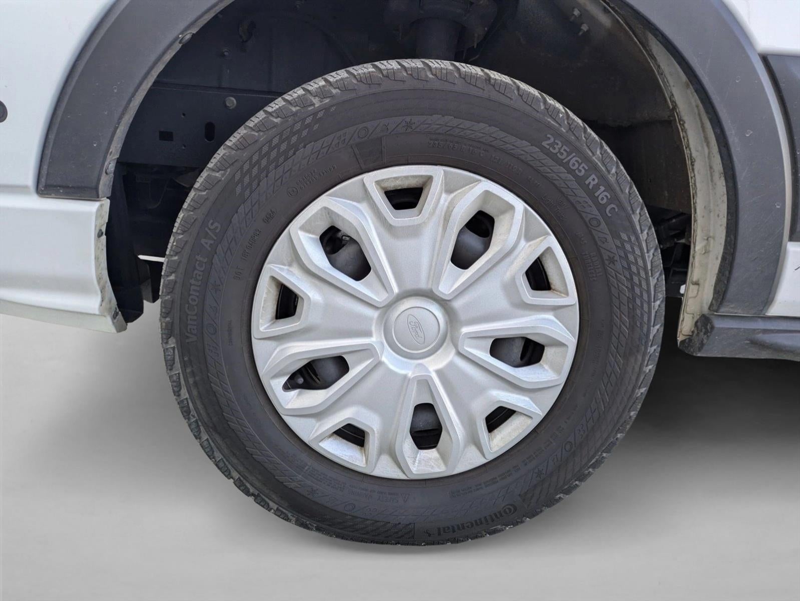 2024 Ford Transit Passenger Wagon T-350 148" Low Roof XLT RWD