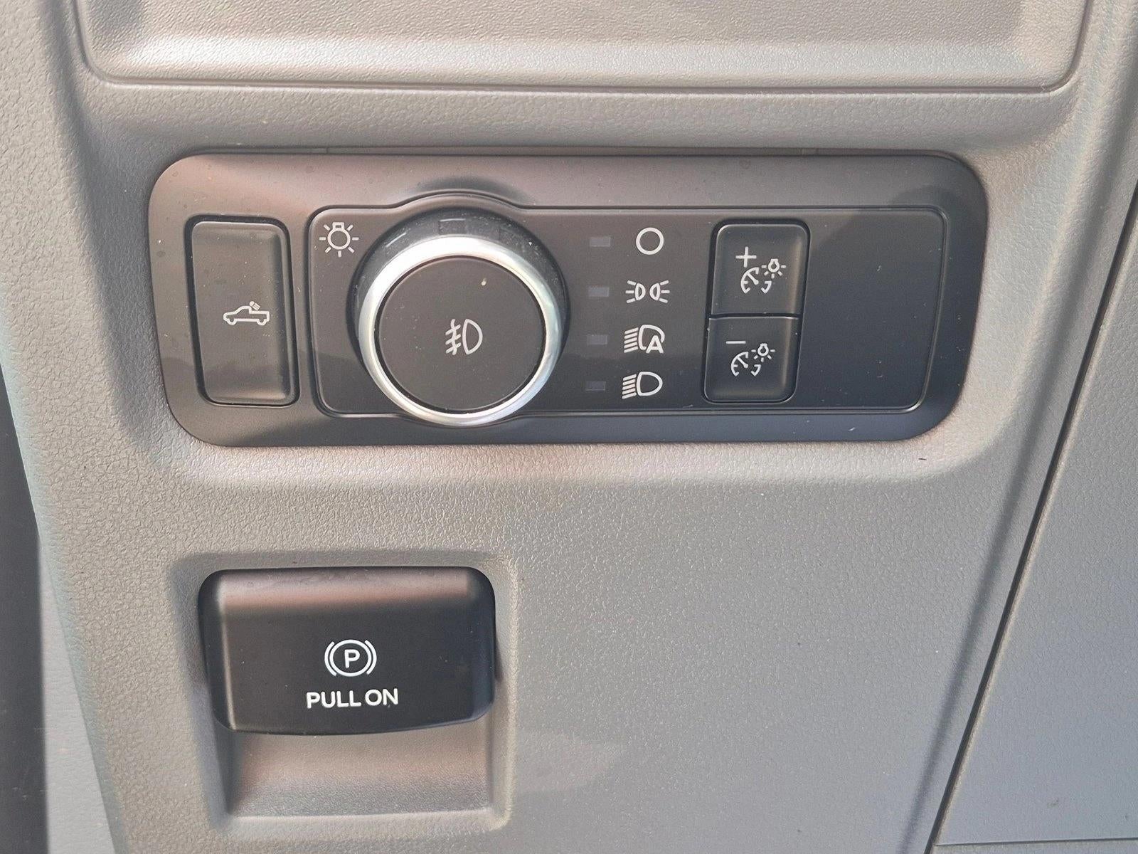 2022 Ford F-150 XL 2WD Reg Cab 6.5' Box