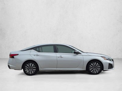 2024 Nissan Altima 2.5 SV Sedan