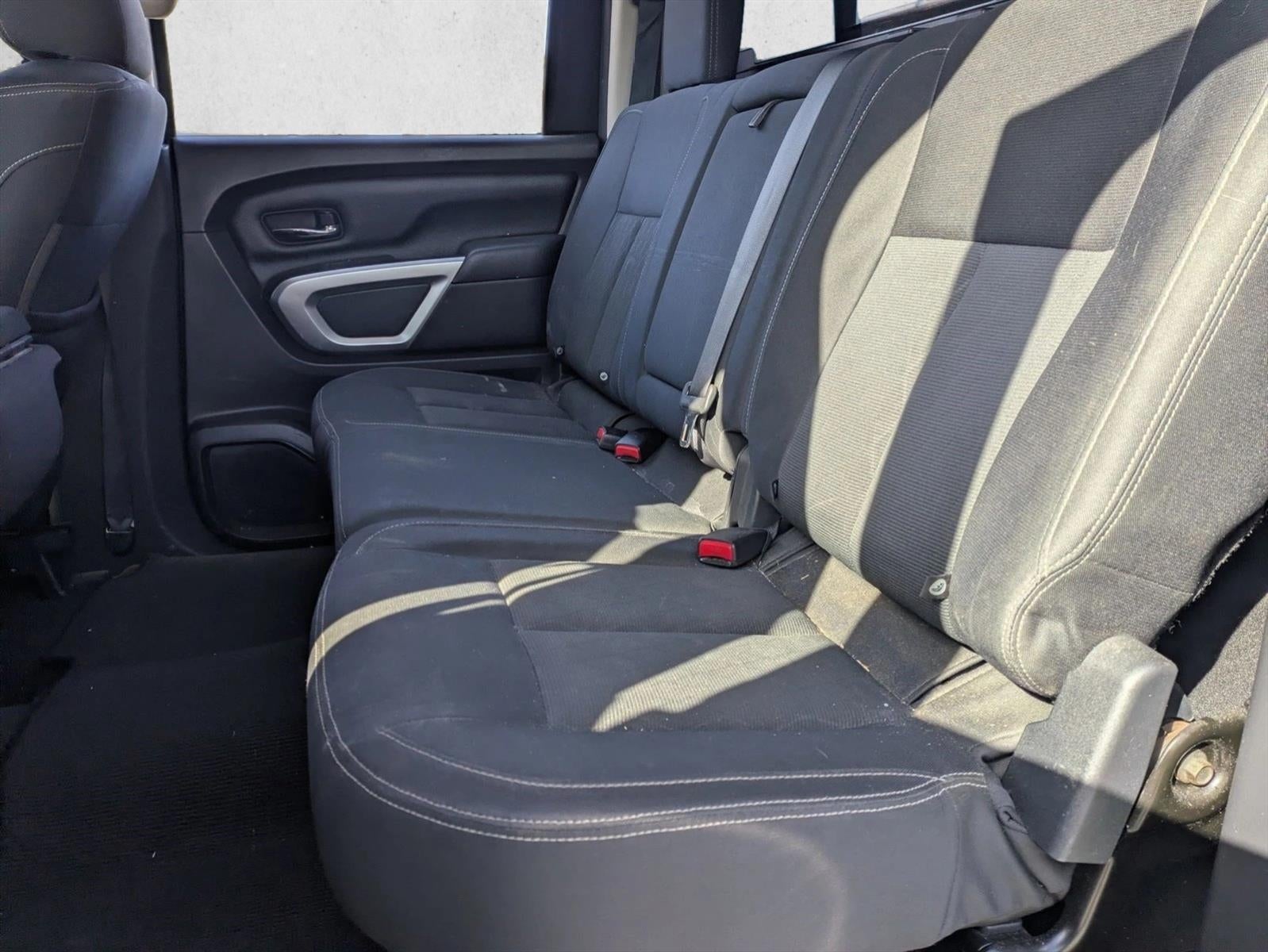 2017 Nissan Titan 4x4 Crew Cab SV