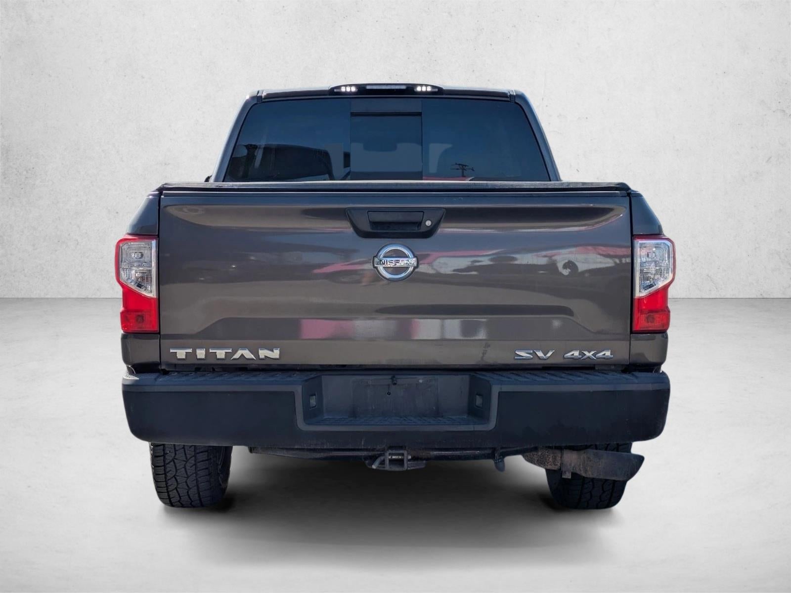 2017 Nissan Titan 4x4 Crew Cab SV