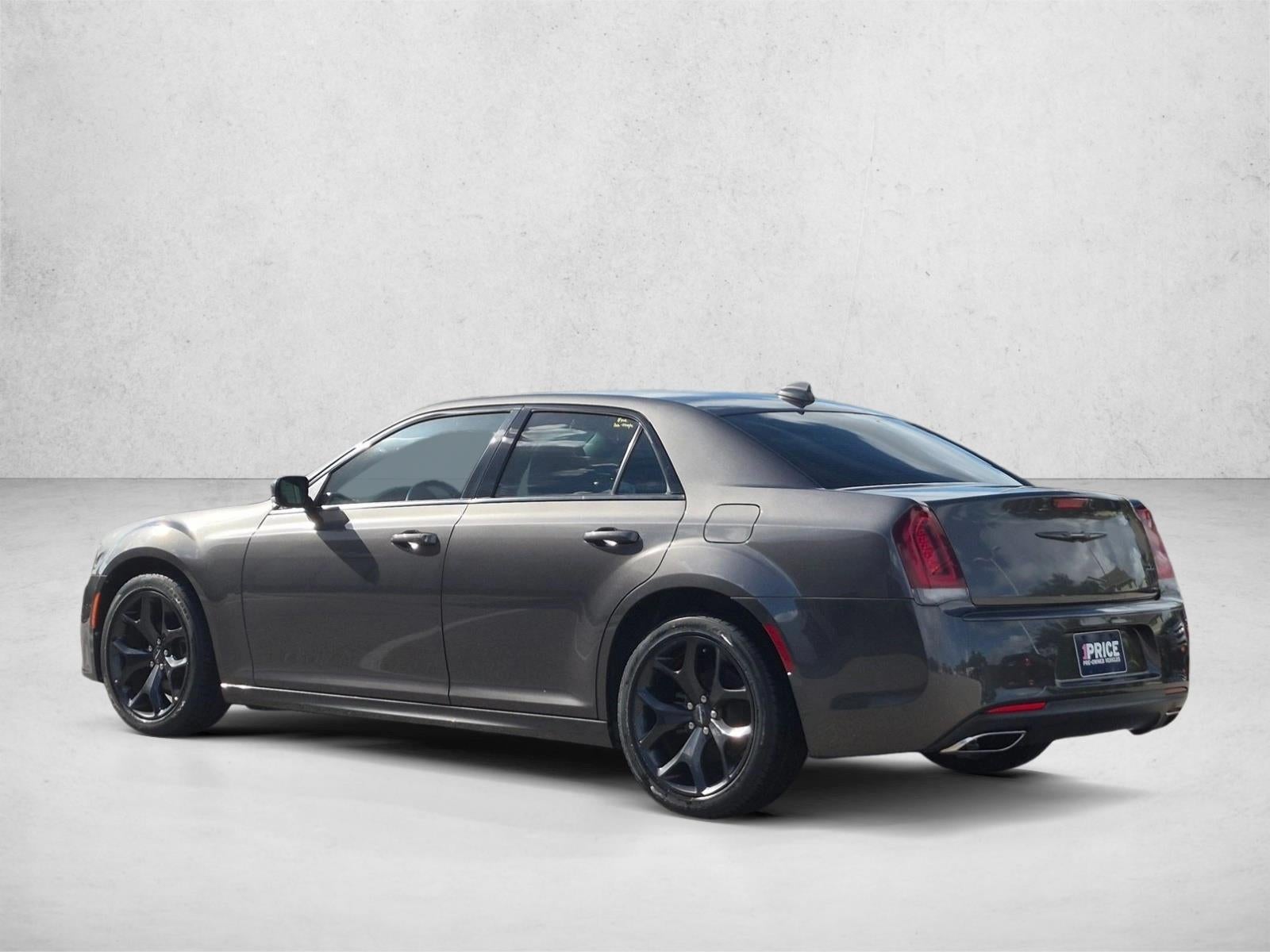 2021 Chrysler 300 Touring L RWD