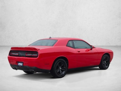 2019 Dodge Challenger SXT RWD