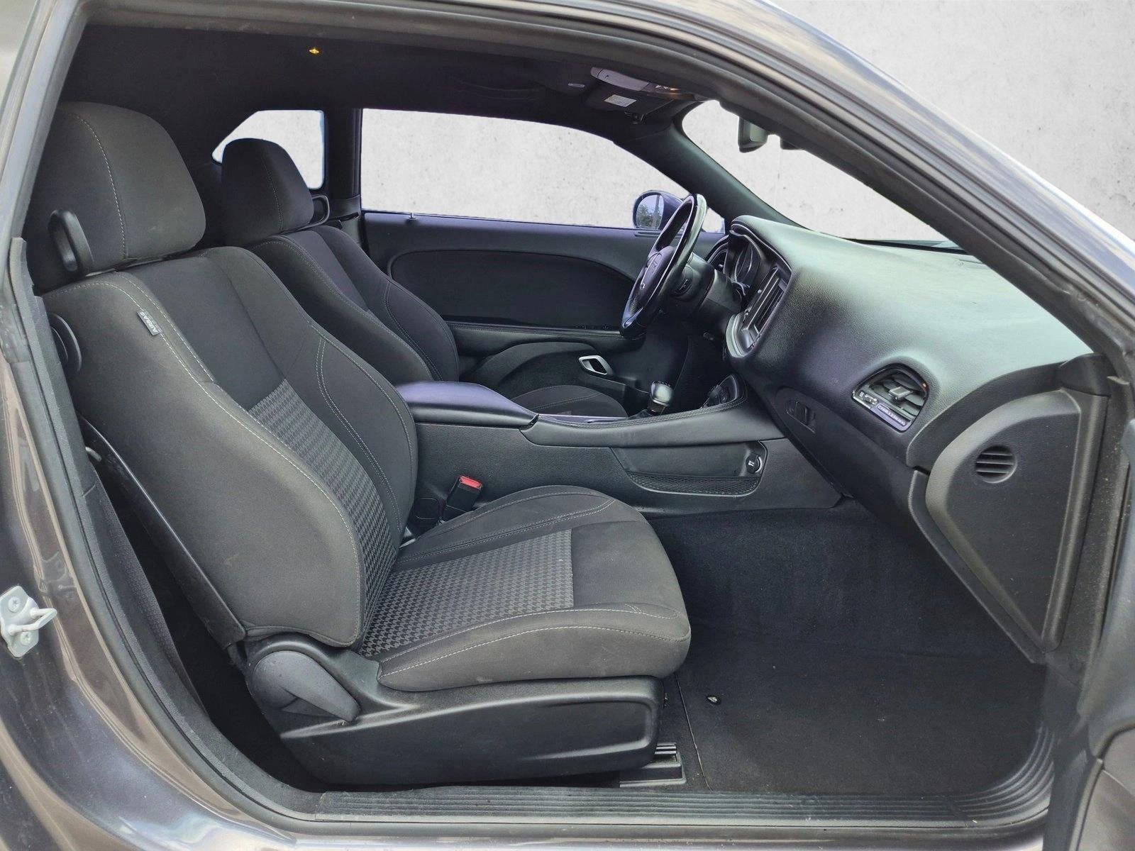 2019 Dodge Challenger SXT RWD