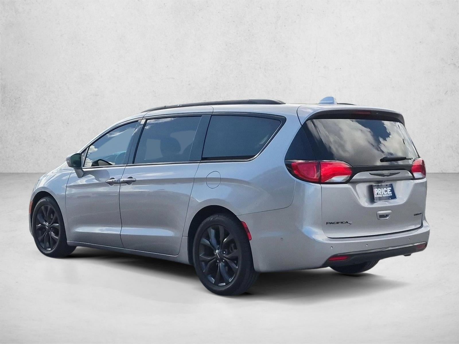 2018 Chrysler Pacifica Limited FWD