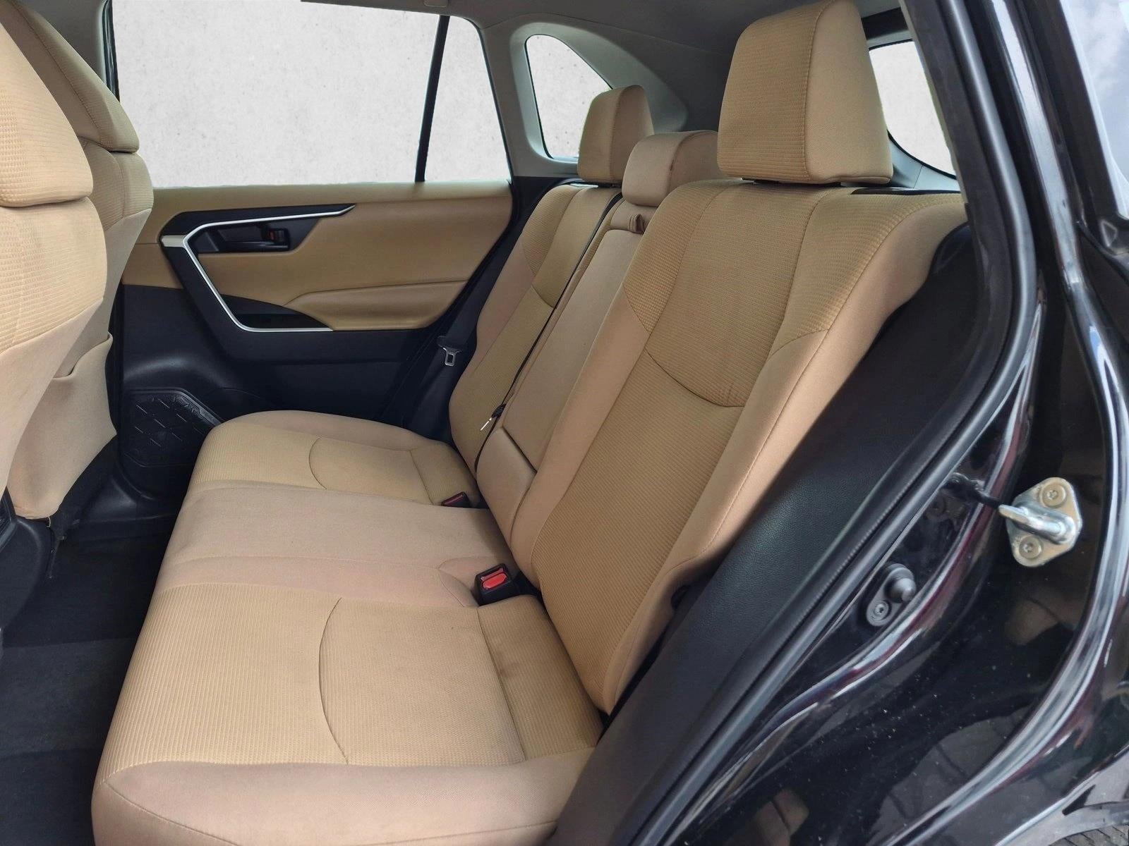 2022 Toyota RAV4 LE FWD (GS)