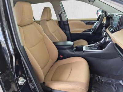 2022 Toyota RAV4 LE FWD (GS)