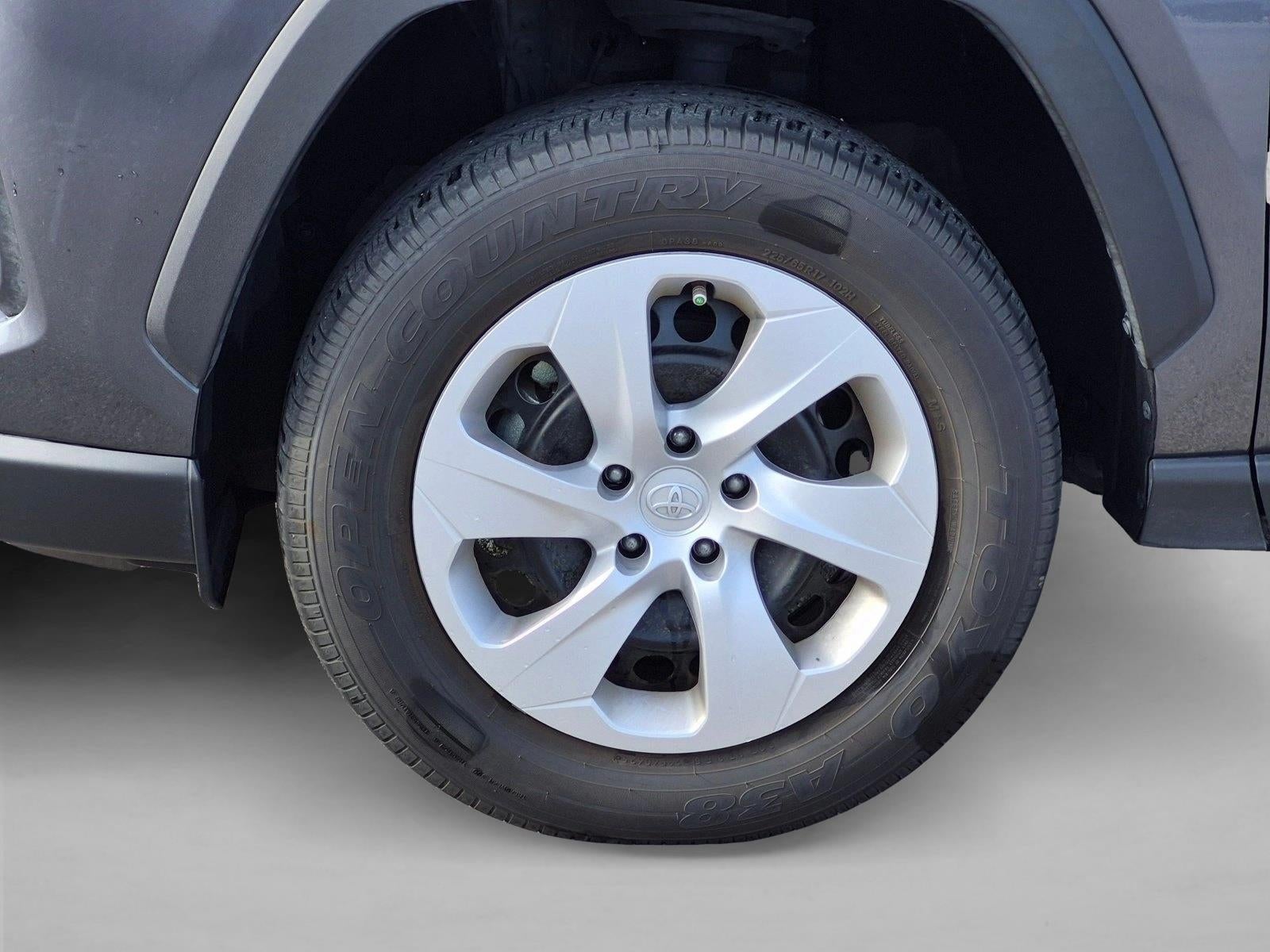 2025 Toyota RAV4 LE FWD (GS)