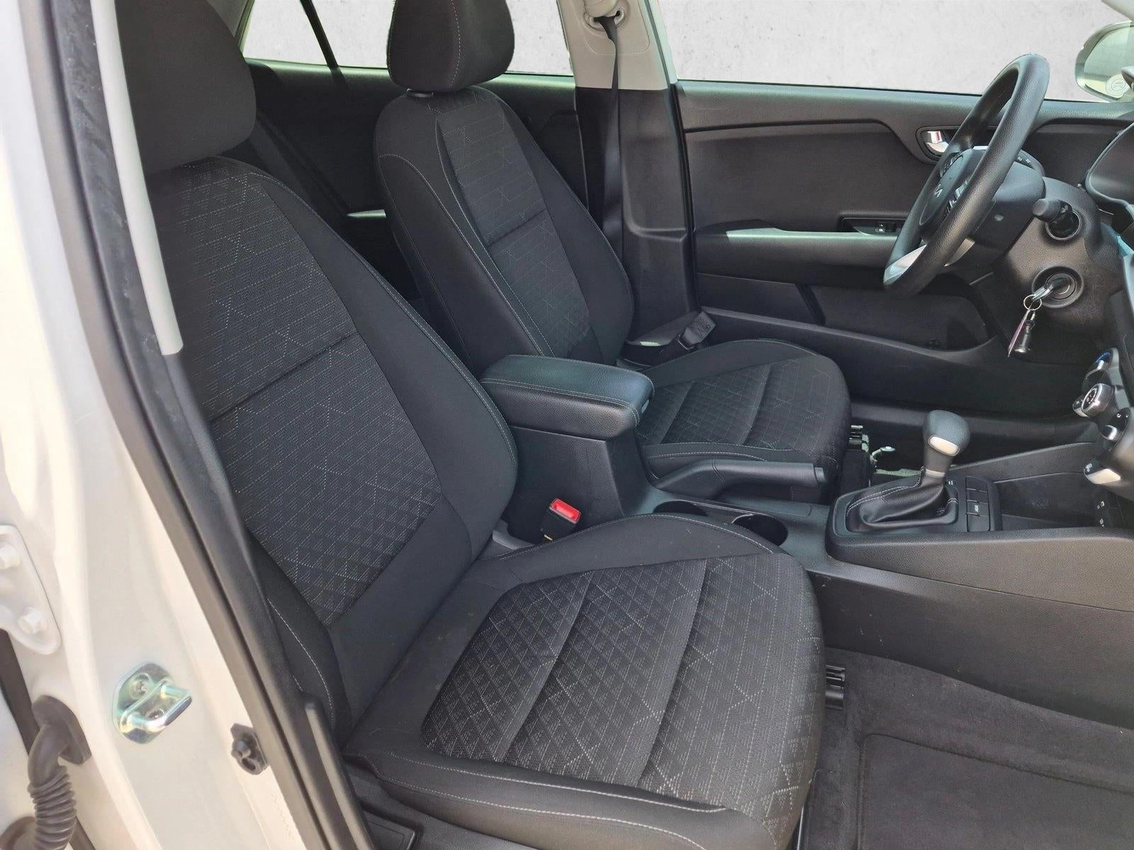 2023 Kia Rio 5-Door S IVT