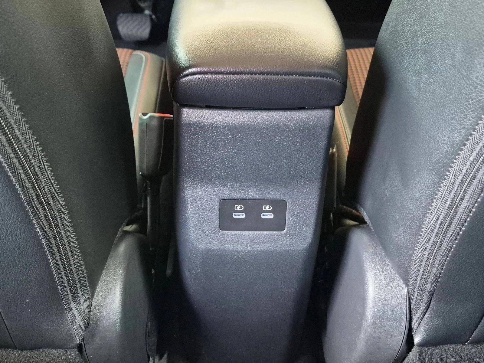 2025 Nissan Kicks SR FWD