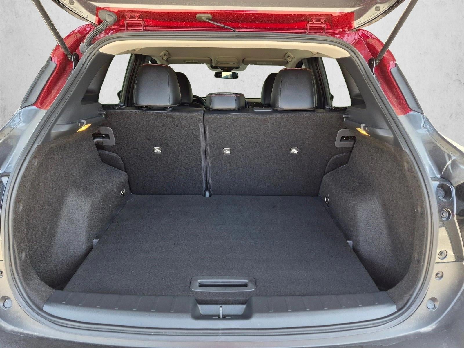 2025 Nissan Kicks SR FWD